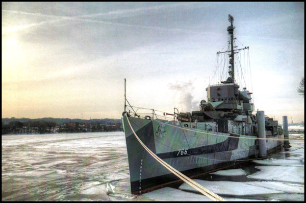 File:GregCiesielski Slater DE766 2021 2 Front.jpg