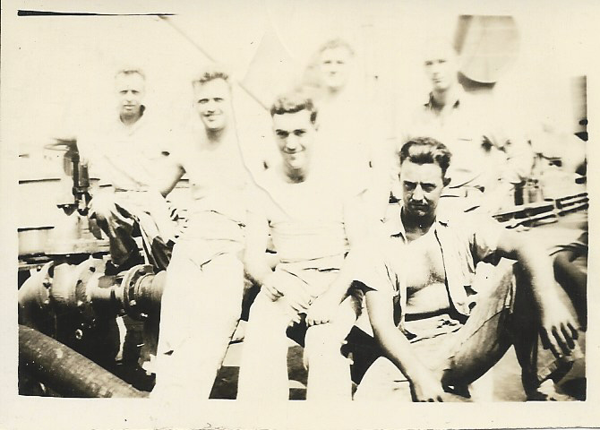 File:ROSudduth 1945-six sailors aboard USS Raccoon.jpg