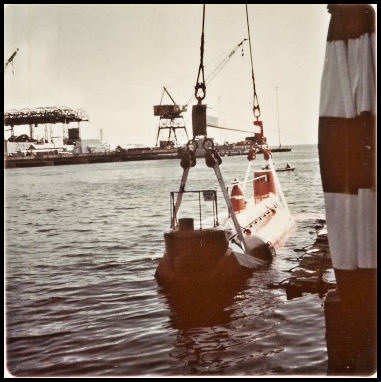File:Aluminaut Launching Photo.jpg