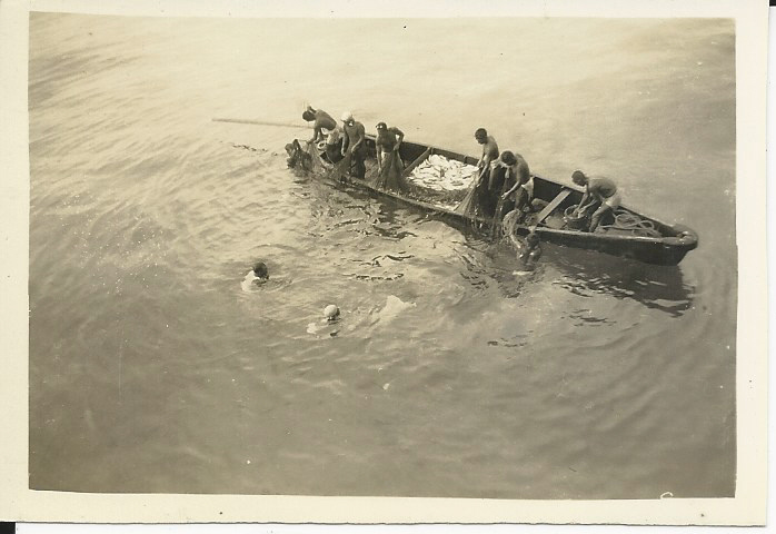 File:ROSudduth 1945-August 15th-Japanese fishing Sampan.jpg