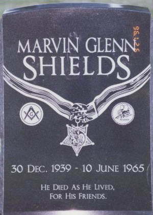 File:GregCiesielski MarvinShields Headstone 1986 1 Photo.jpg